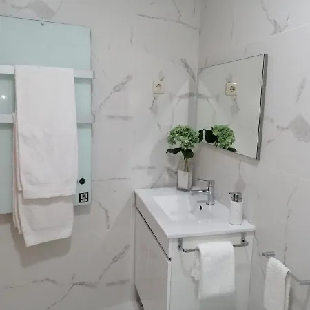 Apartamento Casa De Ribes T1 Linda Vista *